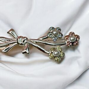 Vintage Silver Tone Floral Spray Brooch Faux Pearl Rhinestone Flowers 2.5”